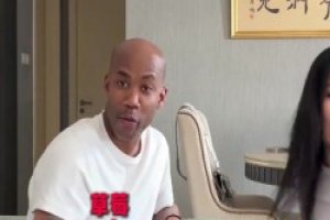 马布里和老婆玩夫妻默契挑战，两人默契一般啊